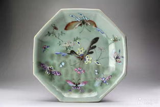 清同治精品豆青粉彩蝴蝶纹八方高足盘 古瓷瑰宝与收藏精粹